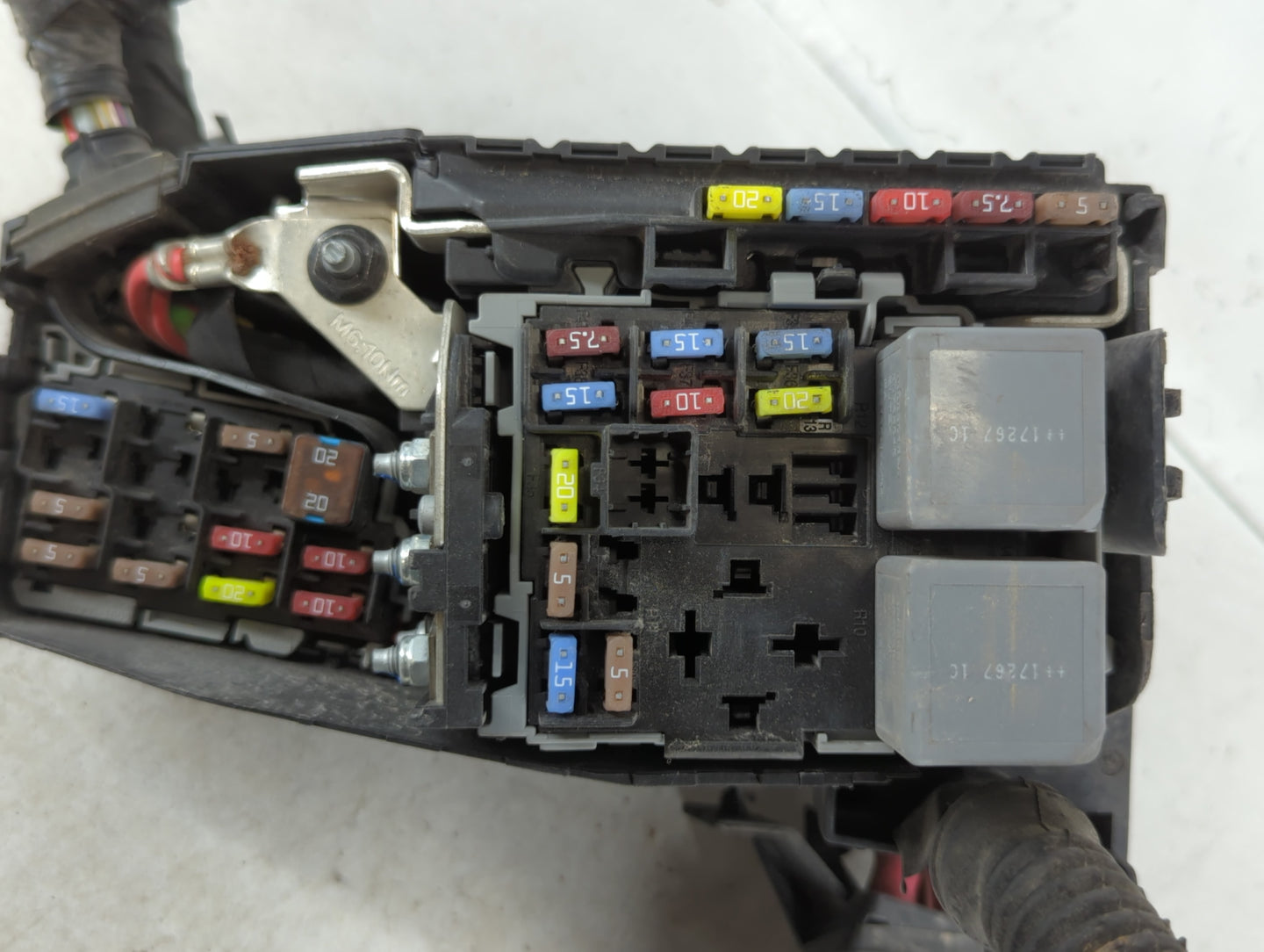 2015-2018 Volvo V60 Fusebox Fuse Box Panel Relay Module P/N:6G9T-14A076-MB Fits Fits 2012 2014 2015 2016 2017 2018 OEM Used 