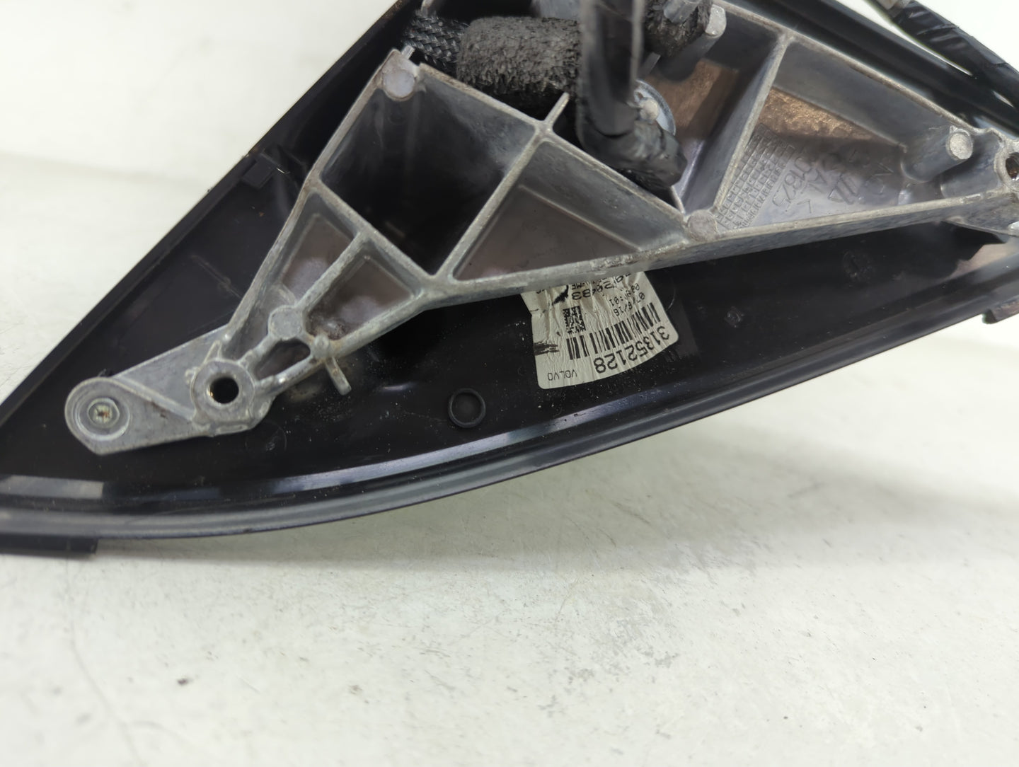 2014-2017 Volvo Xc60 Driver Side View Mirror - Left Door Mirror OEM Used - Oemusedautoparts1.com