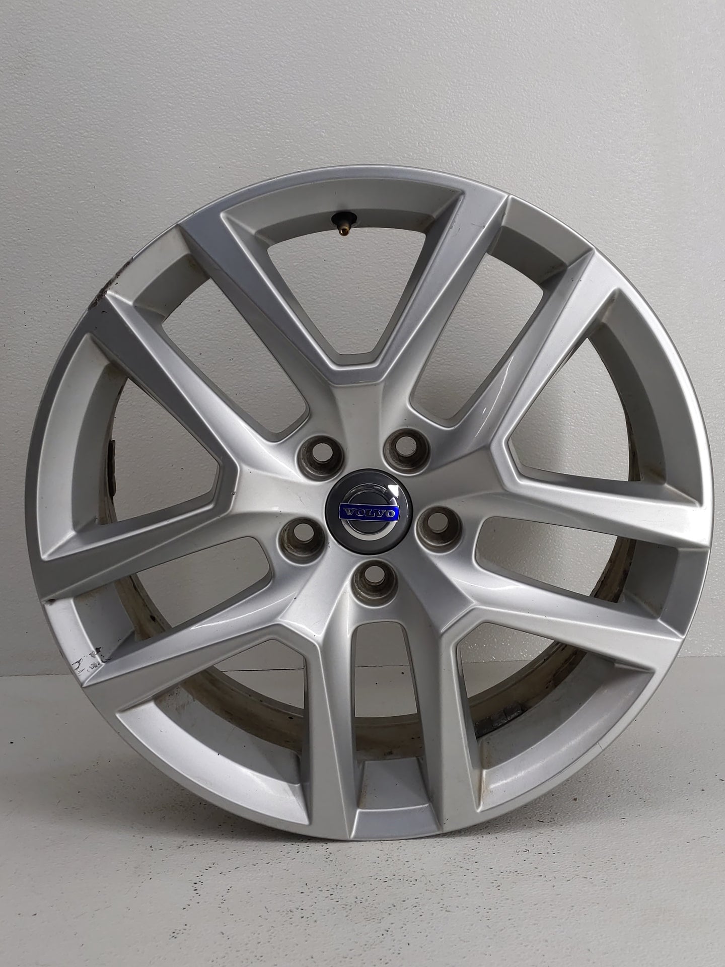 2016-2017 Volvo Xc60 Oem Wheel Rim - Oemusedautoparts1.com