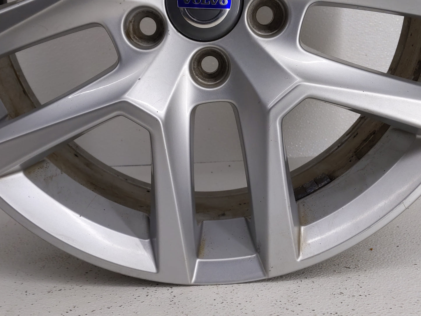 2016-2017 Volvo Xc60 Oem Wheel Rim - Oemusedautoparts1.com