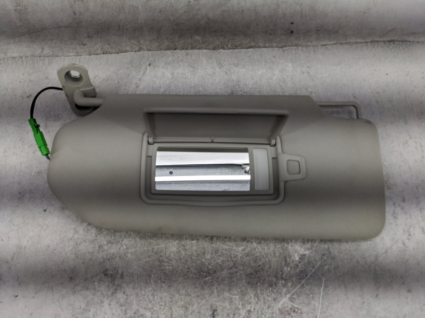 2016-2021 Volvo Xc90 Sun Visor Shade Replacement Driver Left Mirror Fits Fits 2016 2017 2018 2019 2020 2021 OEM Used Auto Pa