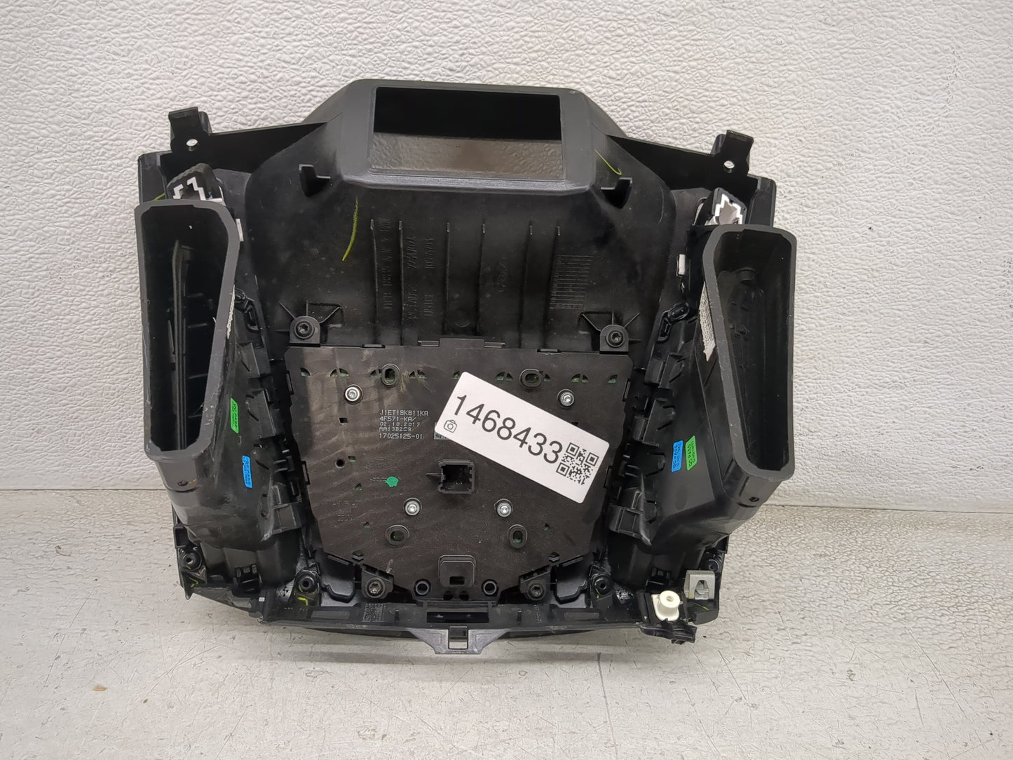 2015-2018 Ford Focus Radio Control Panel 1468433 - Oemusedautoparts1.com