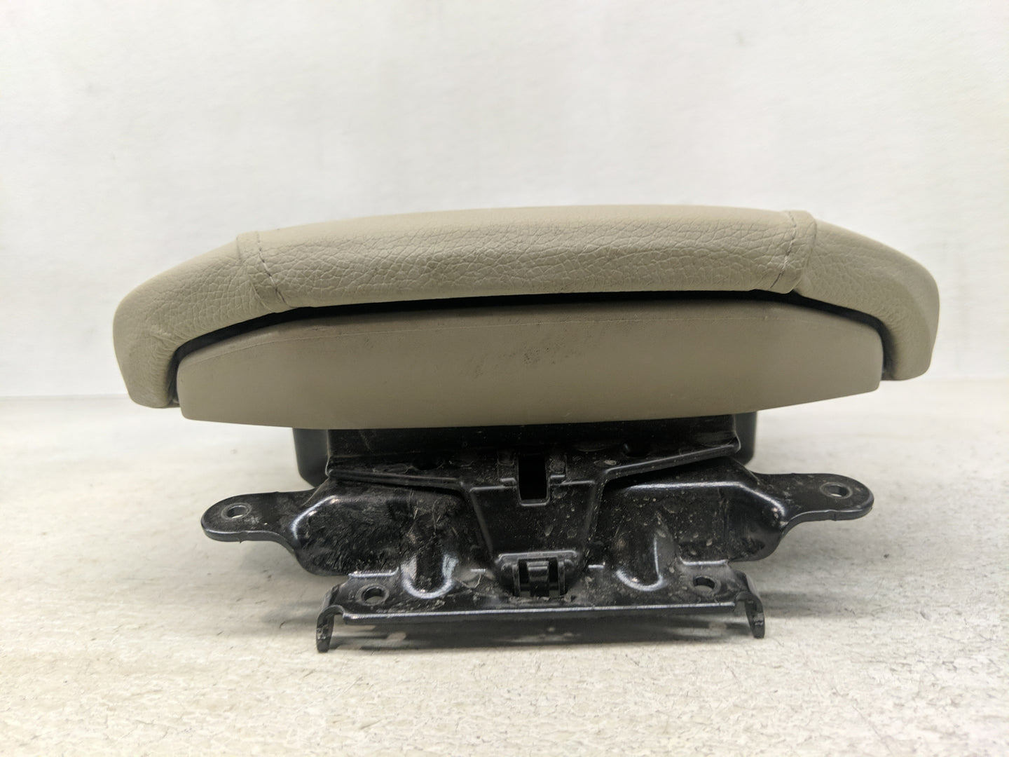 2018 Acura Mdx Center Console Armrest Cover Lid Fits OEM Used Auto Parts - Oemusedautoparts1.com