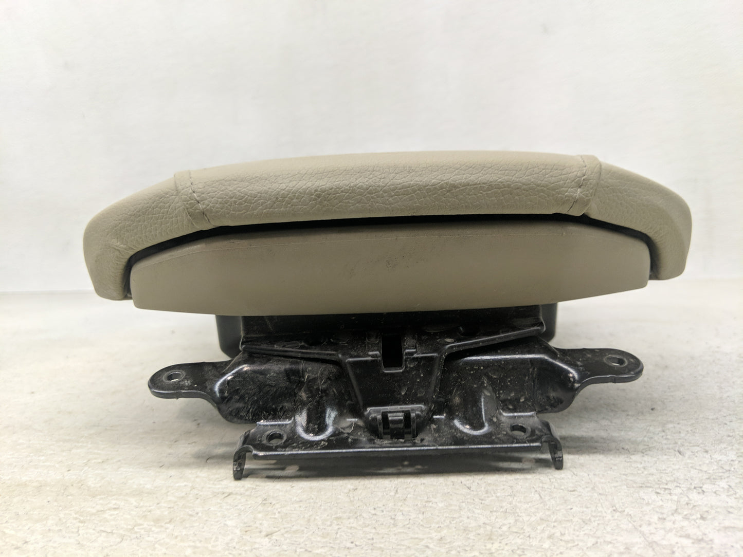 2018 Acura Mdx Center Console Armrest Cover Lid Fits OEM Used Auto Parts - Oemusedautoparts1.com
