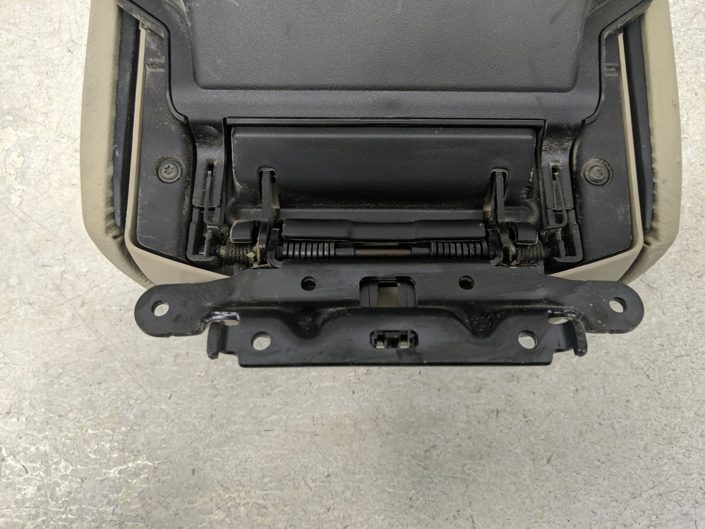2018 Acura Mdx Center Console Armrest Cover Lid Fits OEM Used Auto Parts - Oemusedautoparts1.com