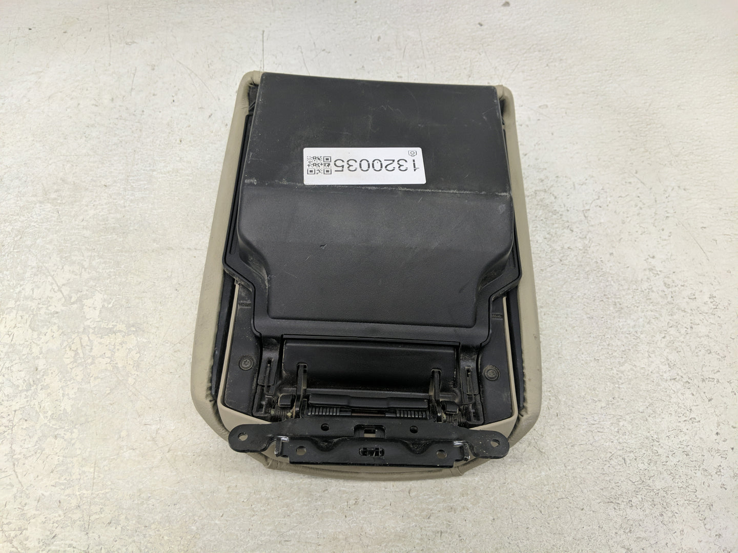 2018 Acura Mdx Center Console Armrest Cover Lid Fits OEM Used Auto Parts - Oemusedautoparts1.com
