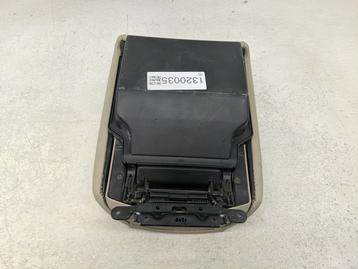 2018 Acura Mdx Center Console Armrest Cover Lid Fits OEM Used Auto Parts - Oemusedautoparts1.com