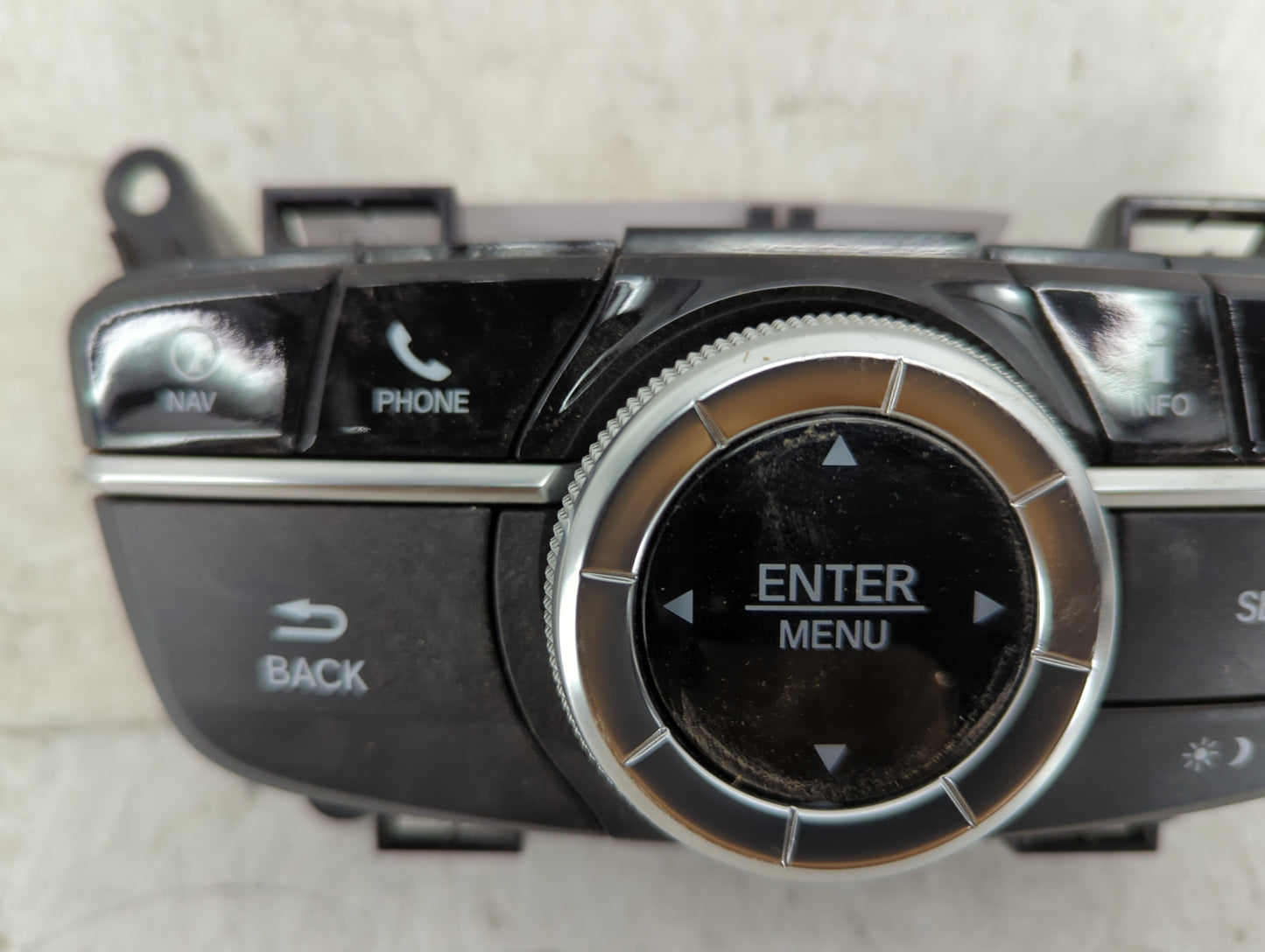 2015-2018 Acura Tlx Radio AM FM Cd Player Receiver Replacement P/N:2M57122 Fits Fits 2015 2016 2017 2018 OEM Used Auto Parts