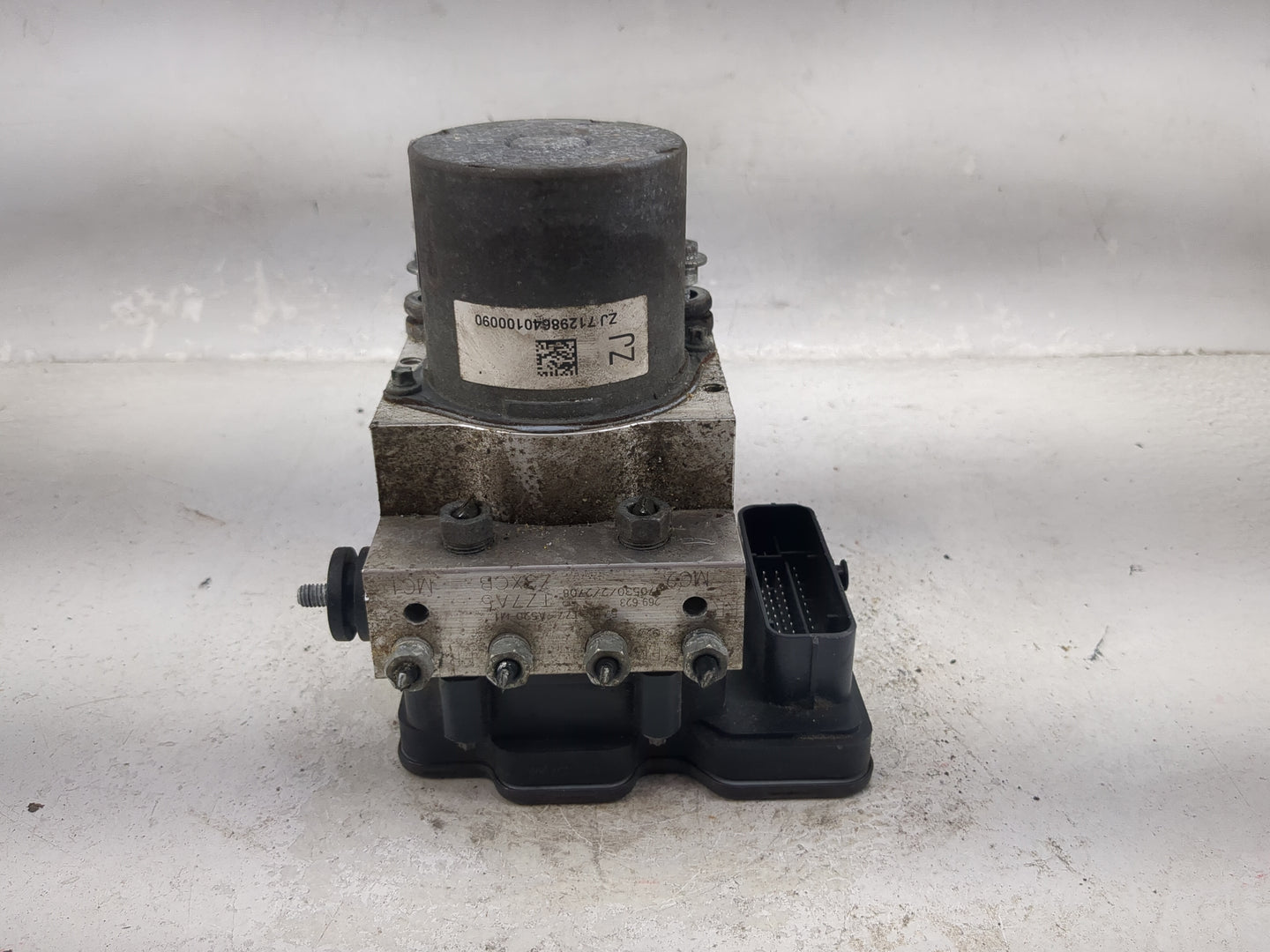 2018 Acura Tlx ABS Pump Control Module Replacement P/N:ZJ71298640100090 Fits OEM Used Auto Parts - Oemusedautoparts1.com