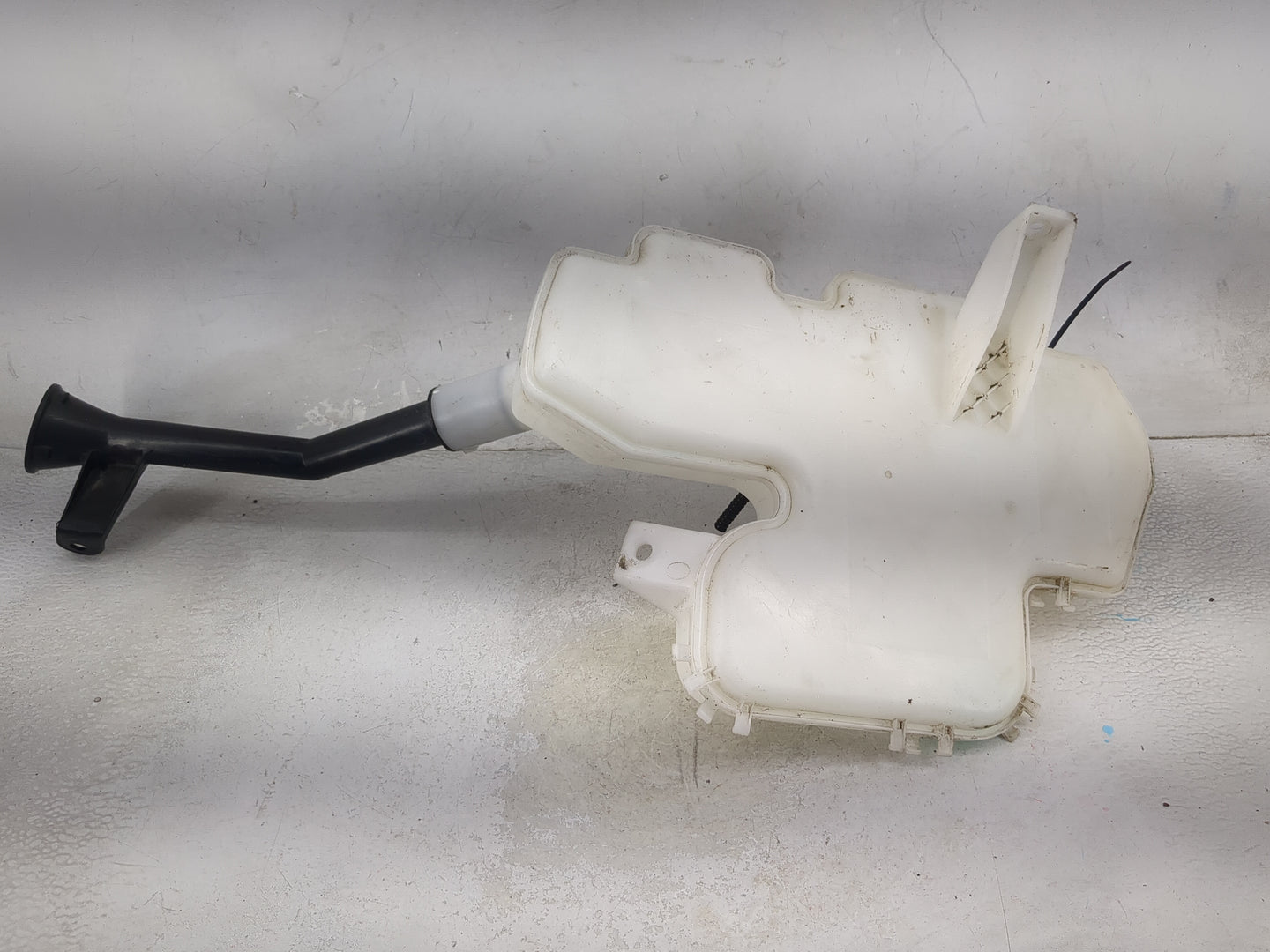 2015-2020 Acura Tlx Windshield Washer Fluid Reservoir Bottle Oem - Oemusedautoparts1.com