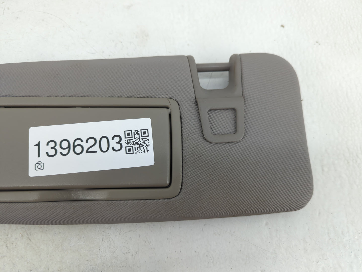 2017 Alfa Romeo Giulia Sun Visor Shade Replacement Driver Left Mirror Fits OEM Used Auto Parts - Oemusedautoparts1.com