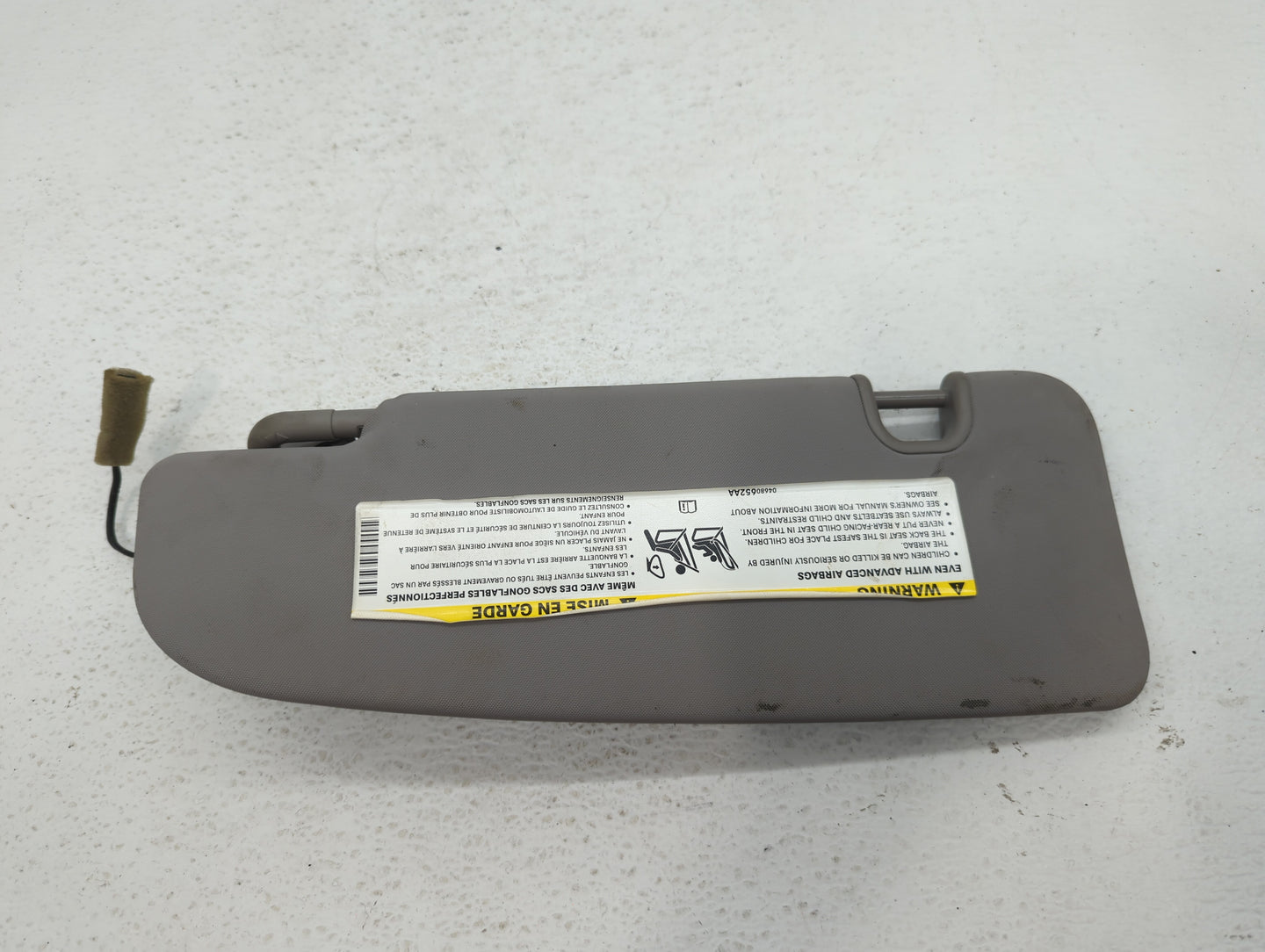 2017 Alfa Romeo Giulia Sun Visor Shade Replacement Passenger Right Mirror Fits OEM Used Auto Parts - Oemusedautoparts1.com