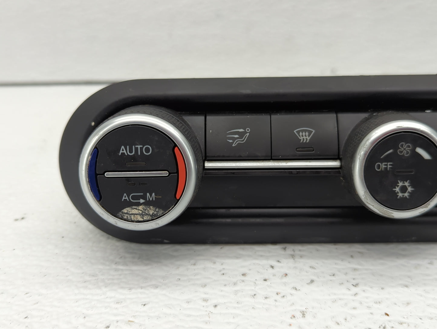 2018 Alfa Romeo Giulia Climate Control Module Temperature AC/Heater Replacement P/N:01561303470 Fits OEM Used Auto Parts - O