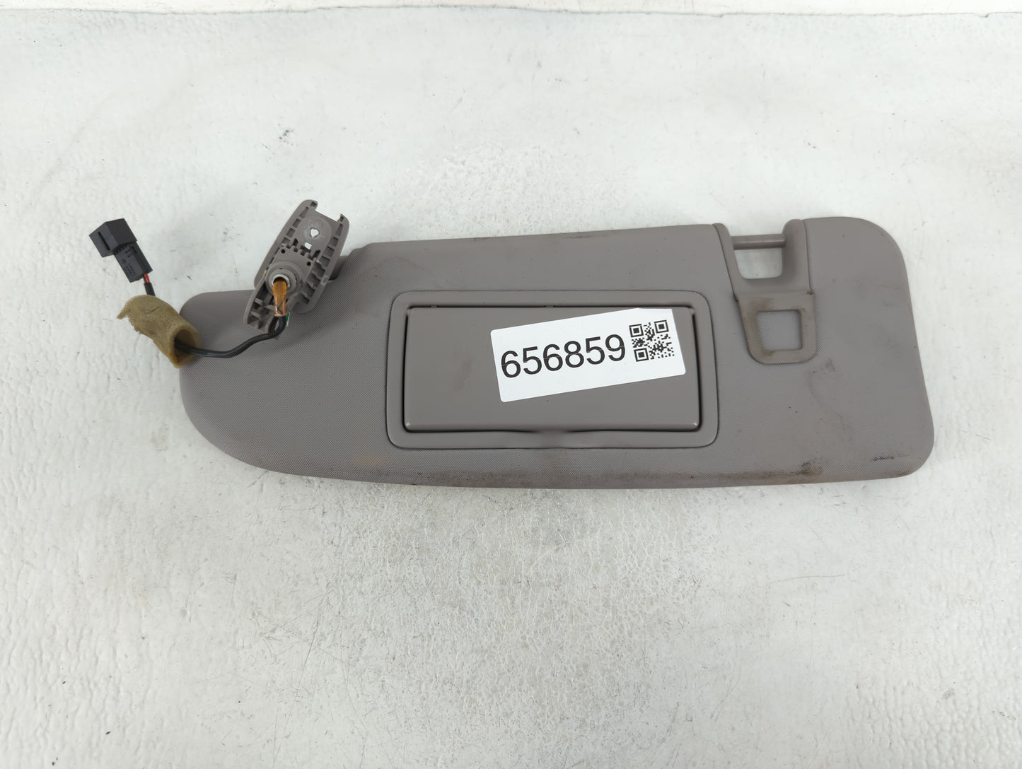 2017 Alfa Romeo Giulia Sun Visor Shade Replacement Driver Left Mirror Fits OEM Used Auto Parts - Oemusedautoparts1.com