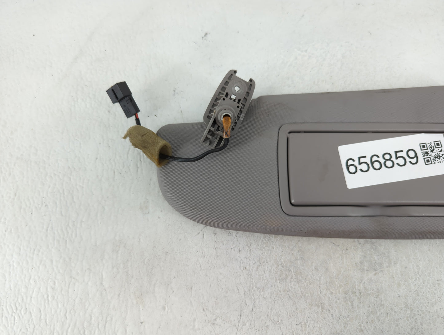 2017 Alfa Romeo Giulia Sun Visor Shade Replacement Driver Left Mirror Fits OEM Used Auto Parts - Oemusedautoparts1.com
