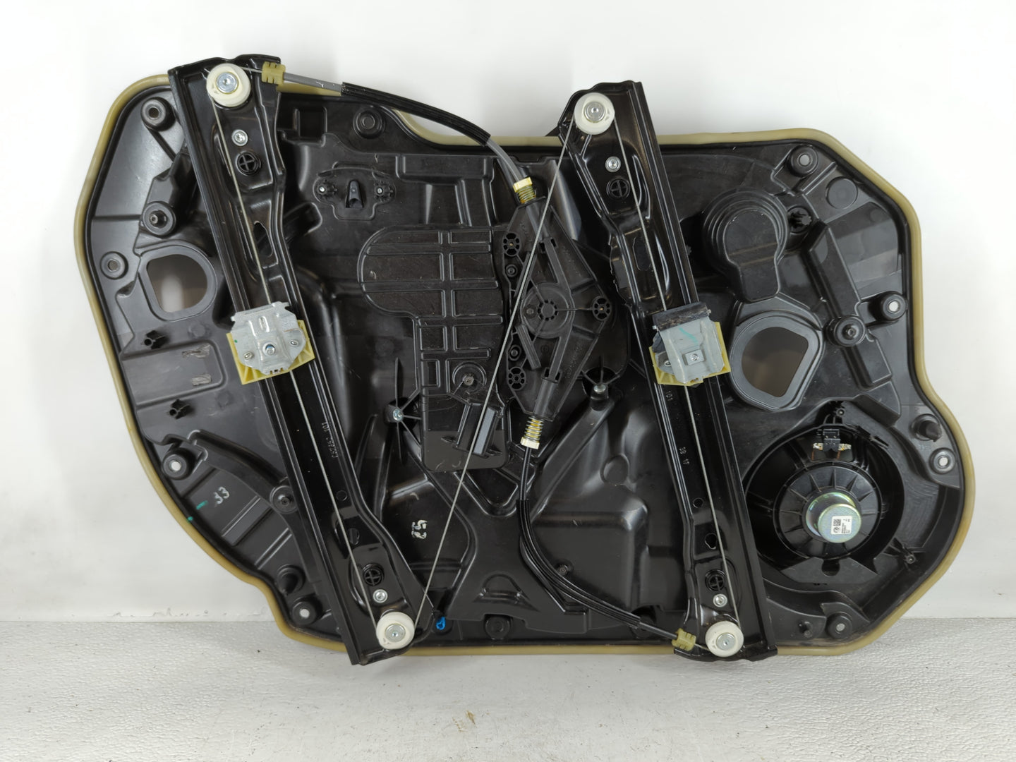 2017-2017 Alfa Romeo Giulia Used Window Regulator Passenger Front - Oemusedautoparts1.com