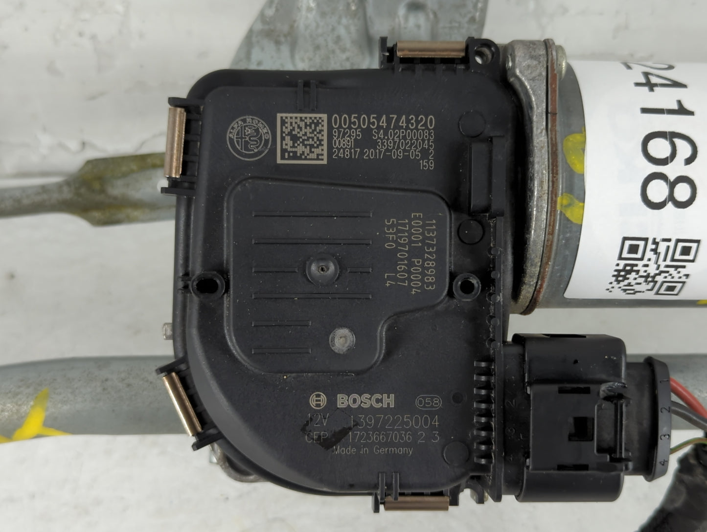 2018 Alfa Romeo Giulia Front Windshield Wiper Motor P/N:1137328983 1397225004 Fits OEM Used Auto Parts - Oemusedautoparts1.c