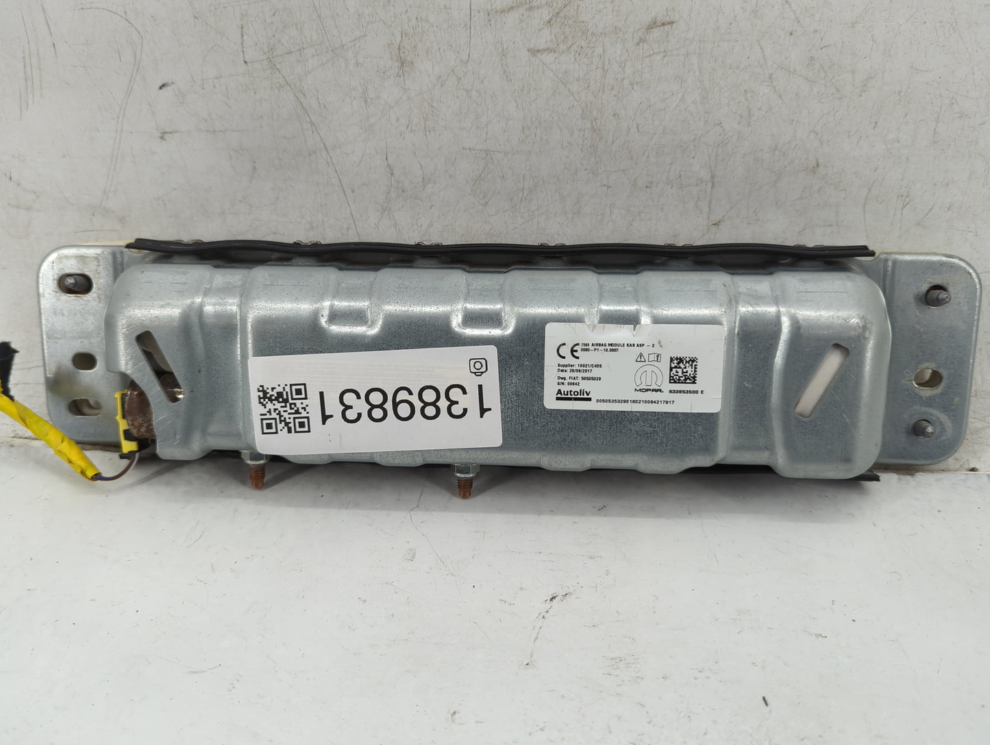 2018 Alfa Romeo Stelvio Air Bag Passenger Right Knee OEM P/N:50535329 Fits OEM Used Auto Parts - Oemusedautoparts1.com