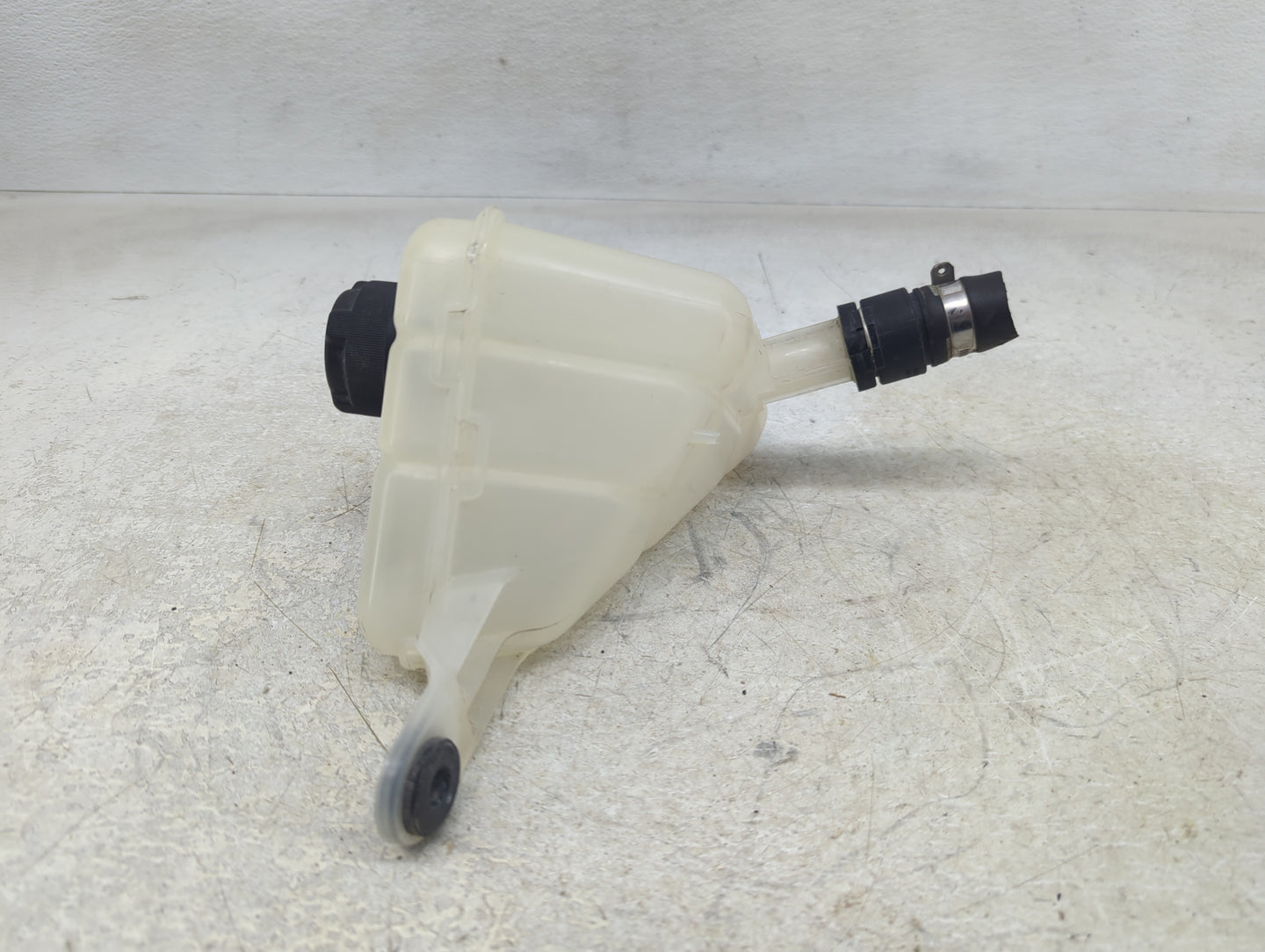 2018 Alfa Romeo Stelvio Radiator Coolant Overflow Expansion Tank Bottle - Oemusedautoparts1.com
