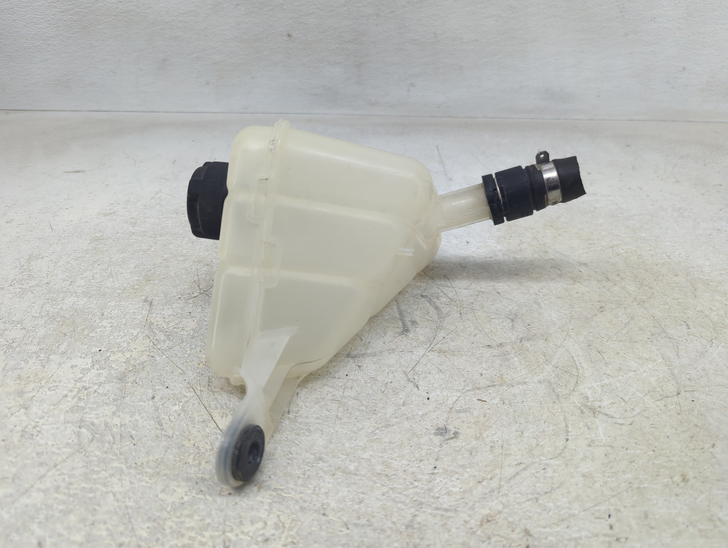 2018 Alfa Romeo Stelvio Radiator Coolant Overflow Expansion Tank Bottle - Oemusedautoparts1.com