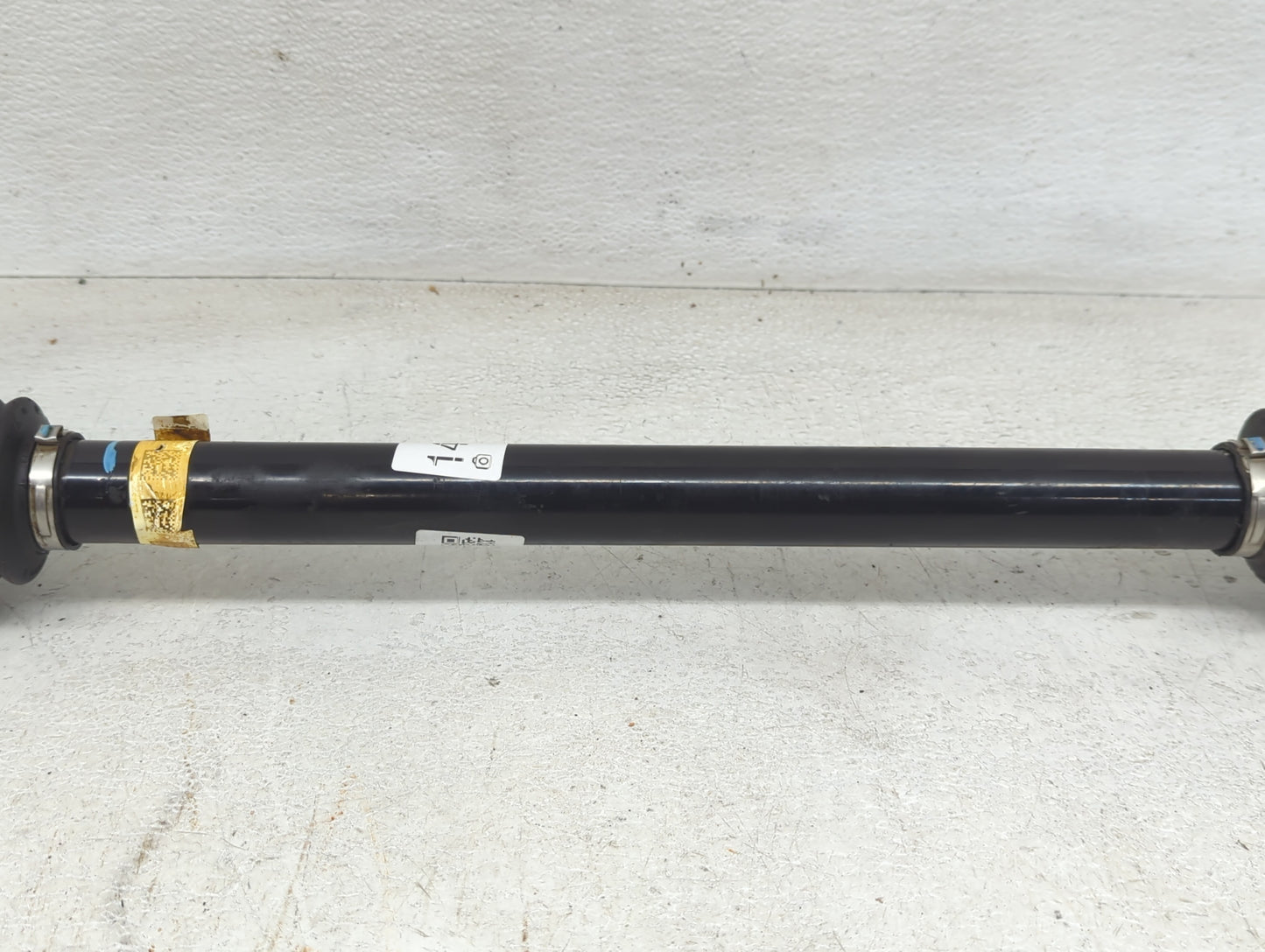 2018 Alfa Romeo Stelvio Axle Shaft Rear Passenger Cv C/v - Oemusedautoparts1.com