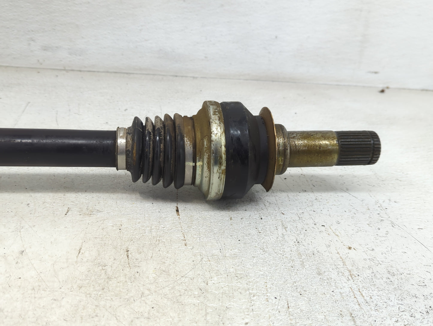 2018 Alfa Romeo Stelvio Axle Shaft Rear Passenger Cv C/v - Oemusedautoparts1.com