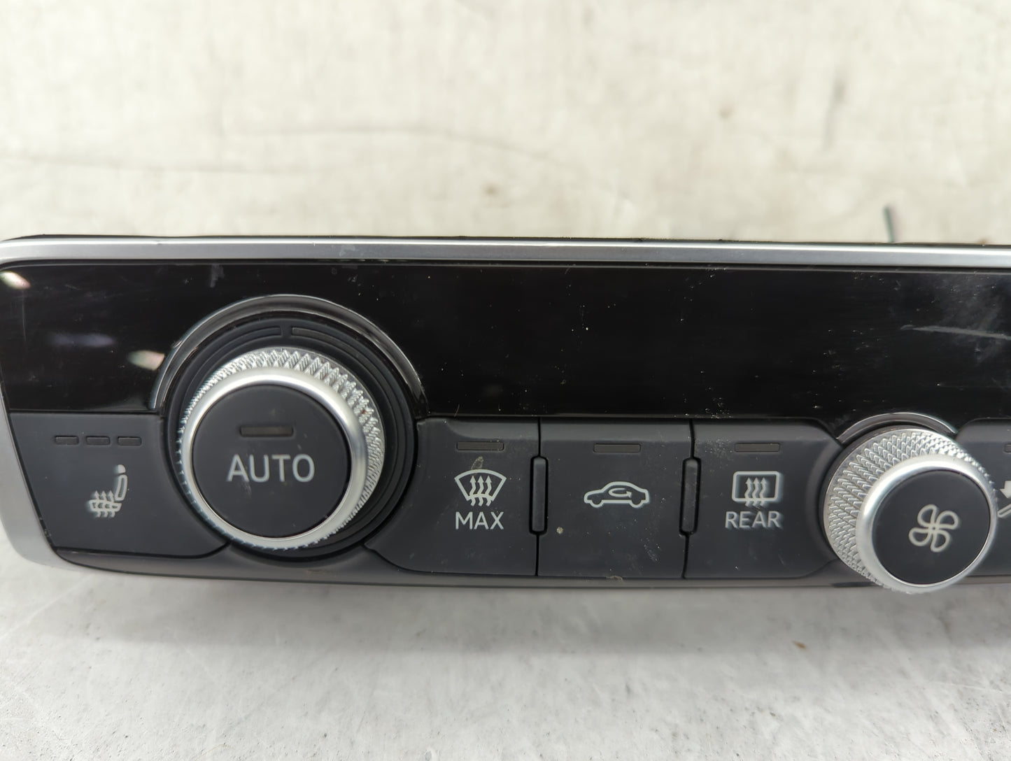 2015-2018 Audi A3 Climate Control Module Temperature AC/Heater Replacement P/N:8V0 820 043 Fits Fits 2015 2016 2017 2018 OEM