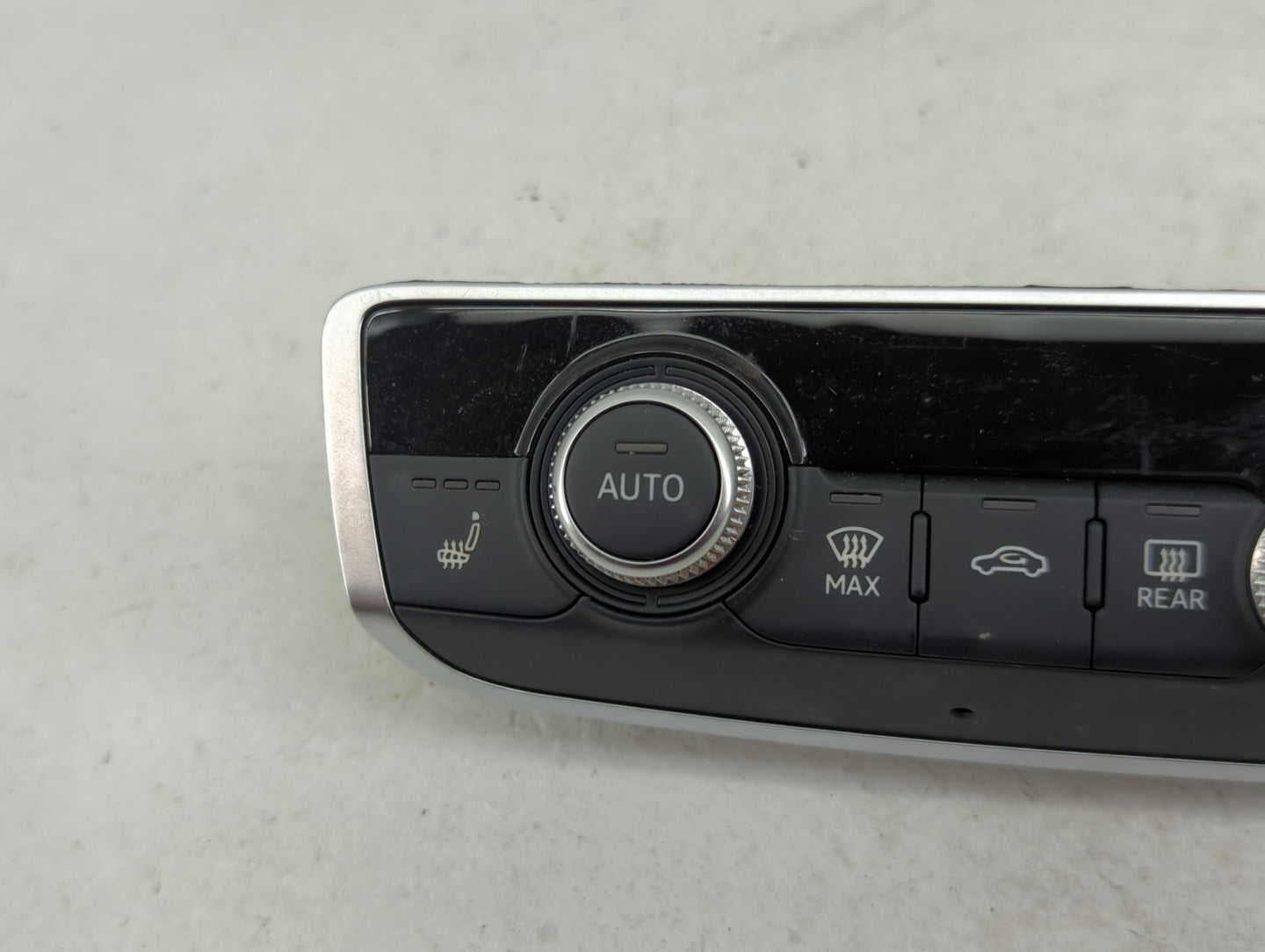 2015-2018 Audi A3 Climate Control Module Temperature AC/Heater Replacement P/N:8V0820043Q Fits Fits 2015 2016 2017 2018 OEM 
