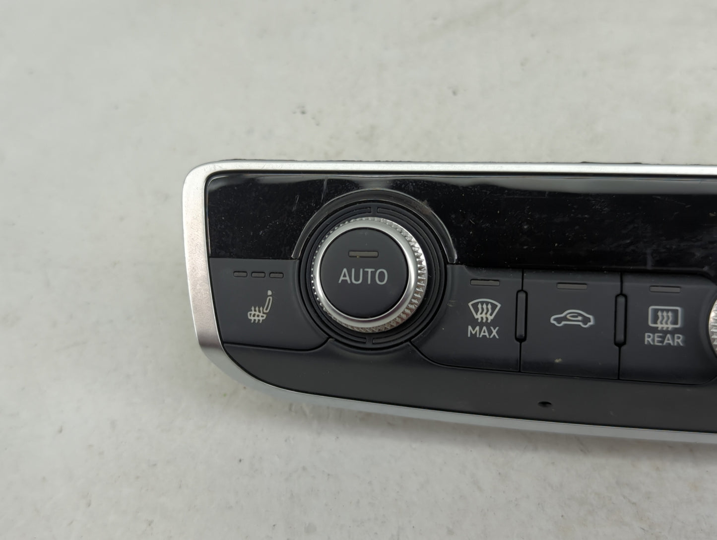 2015-2018 Audi A3 Climate Control Module Temperature AC/Heater Replacement P/N:8V0820043Q Fits Fits 2015 2016 2017 2018 OEM 