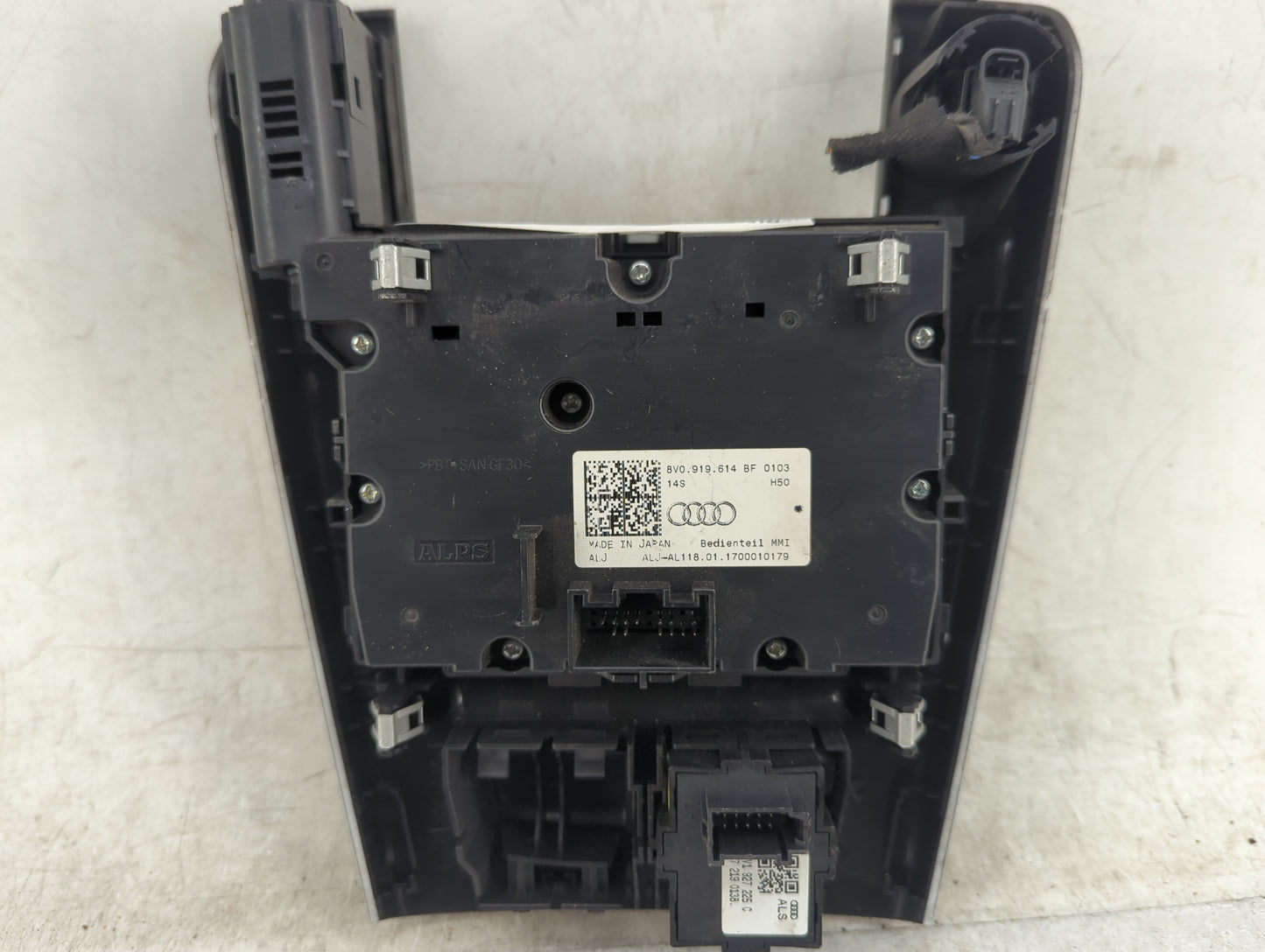 2018 Audi A3 Radio AM FM Cd Player Receiver Replacement P/N:8V0919614BF 8V0.919.614 BF Fits OEM Used Auto Parts - Oemusedaut