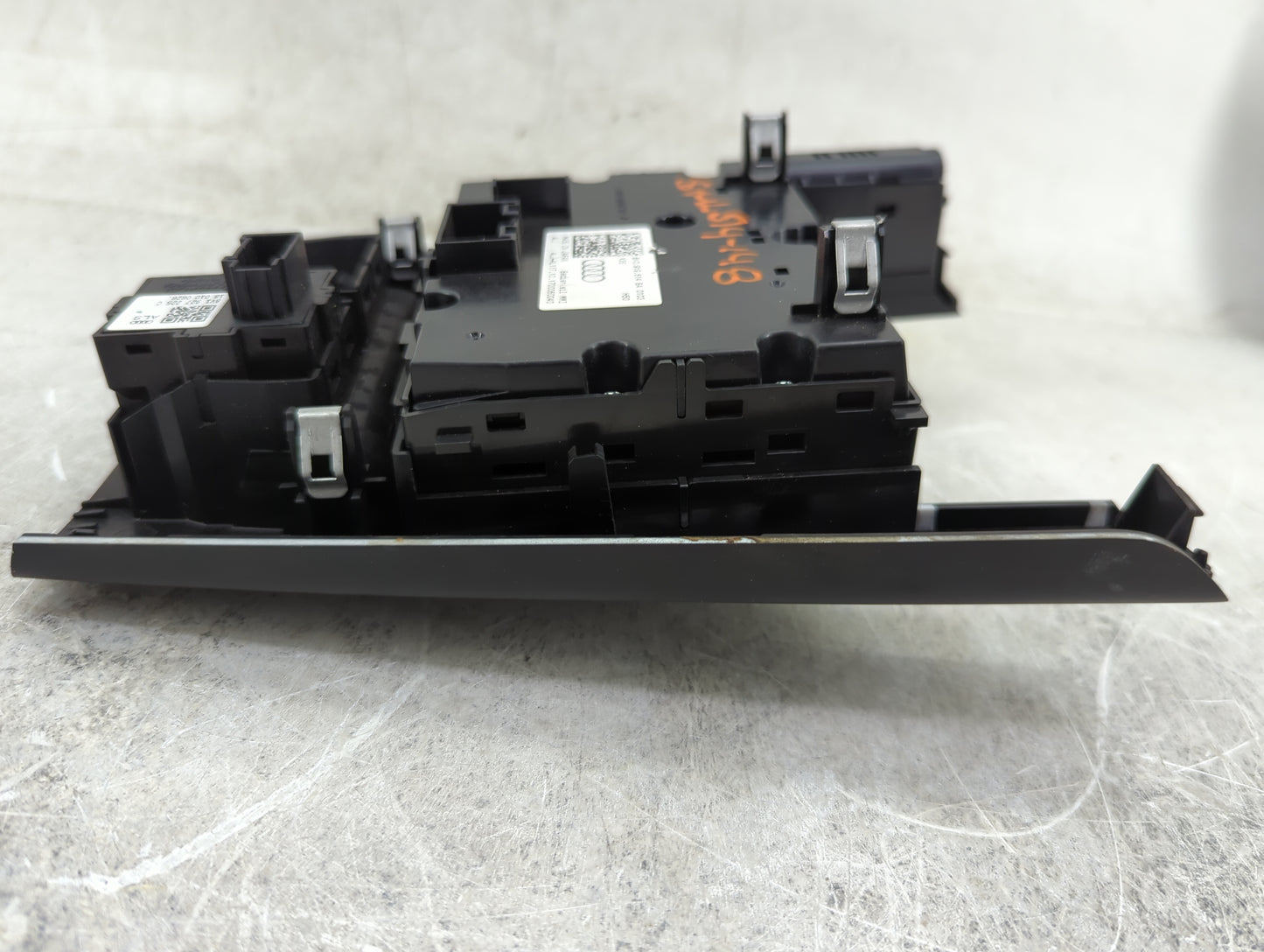 2018 Audi A3 Climate Control Module Temperature AC/Heater Replacement P/N:8V0919614BA 8V0.919.614.BA Fits OEM Used Auto Part
