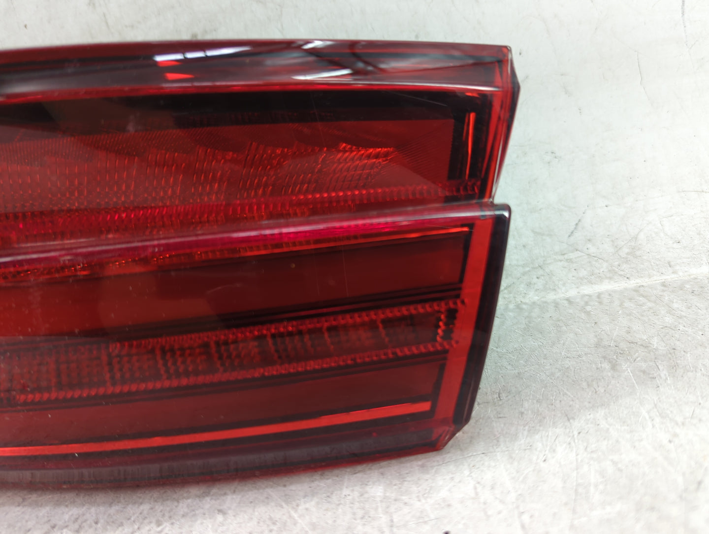 2017-2018 Audi A3 Tail Light Assembly Passenger Right OEM P/N:8V5 945 070 A Fits Fits 2017 2018 OEM Used Auto Parts - Oemuse