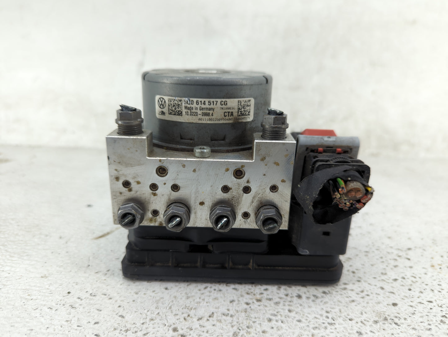 2017-2018 Audi A3 ABS Pump Control Module Replacement P/N:5Q0614517CG 10.0220-0998.4 Fits Fits 2017 2018 OEM Used Auto Parts