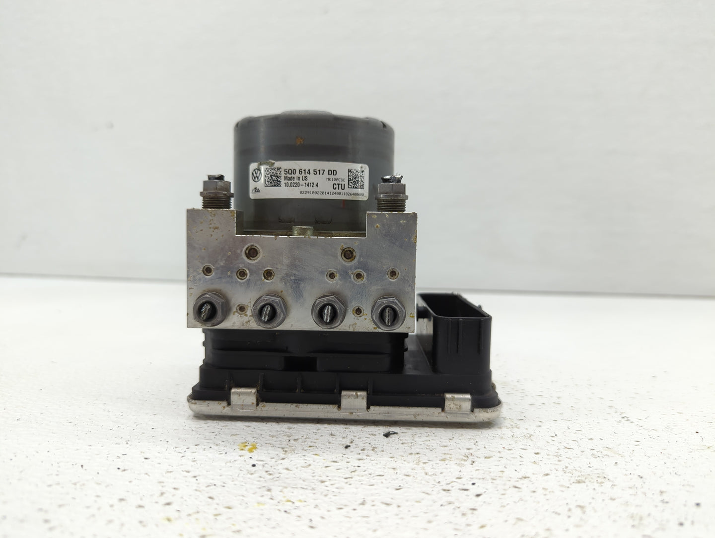2017-2018 Audi A3 ABS Pump Control Module Replacement P/N:5Q0 614 517 DD 5Q0 614 517 CG, 5Q0614517AR Fits Fits 2017 2018 OEM