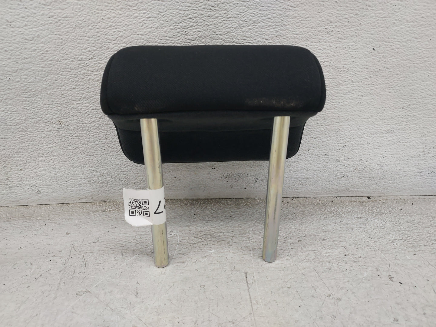 2015-2018 Audi A3 Headrest Head Rest Rear Seat Fits Fits 2015 2016 2017 2018 OEM Used Auto Parts - Oemusedautoparts1.com