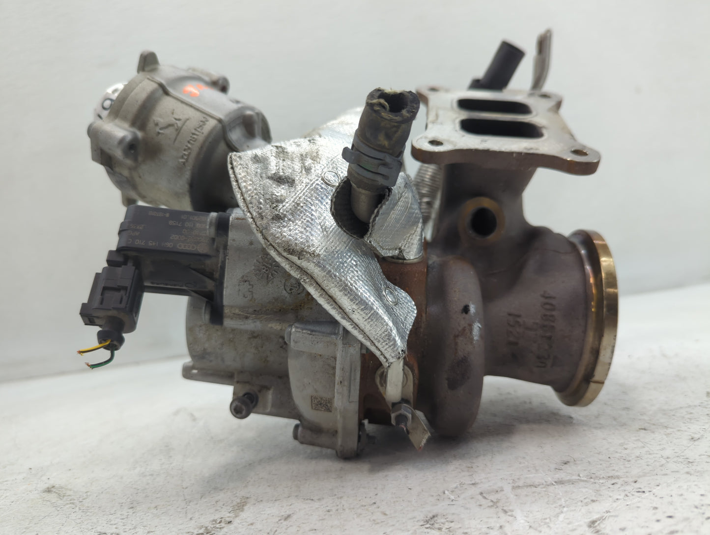 2017-2018 Audi A3 Air Intake Manifold P/N:06K 145 654 J Fits Fits 2017 2018 OEM Used Auto Parts - Oemusedautoparts1.com