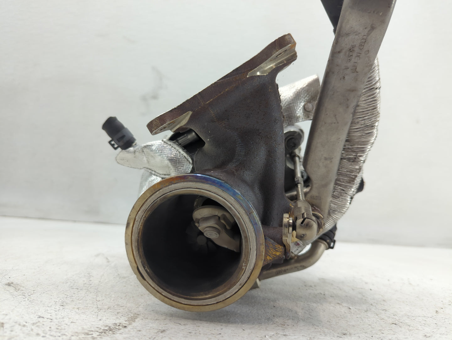 2017-2018 Audi A3 Air Intake Manifold P/N:06K 145 654 J Fits Fits 2017 2018 OEM Used Auto Parts - Oemusedautoparts1.com