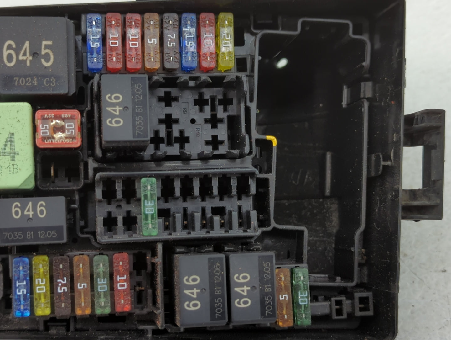 2015-2018 Audi A3 Fusebox Fuse Box Panel Relay Module P/N:6351-3541 5Q0 907 861 G Fits Fits 2015 2016 2017 2018 2019 2020 20