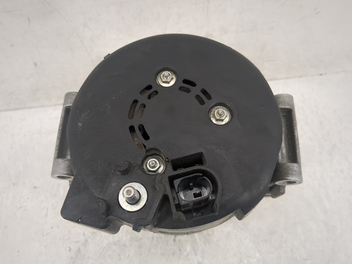 2017-2020 Audi A4 Alternator Replacement Generator Charging Assembly Engine OEM P/N:06L 903 024 C 104211-8691 Fits OEM Used 