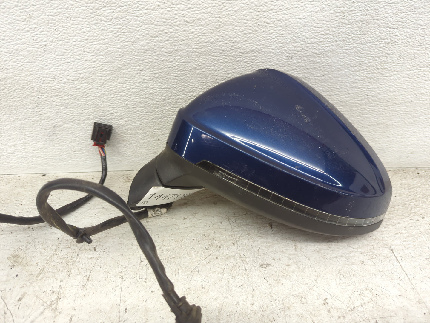 2017-2019 Audi A4 Driver Side View Mirror - Left Door Mirror OEM Used - Oemusedautoparts1.com