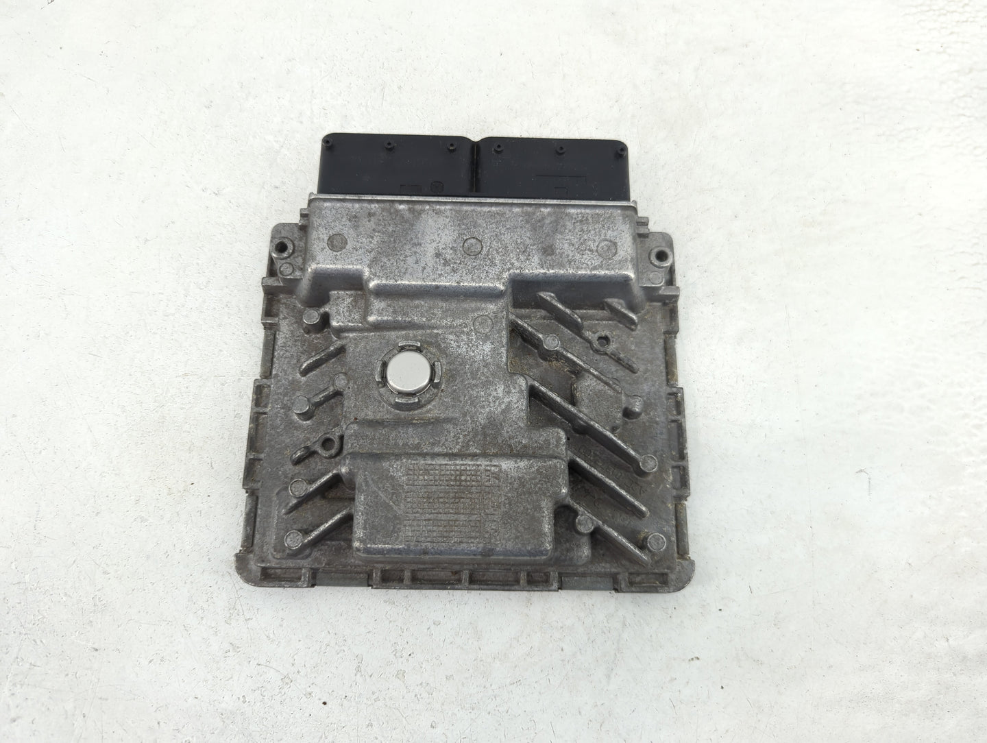 2018-2019 Audi A4 PCM Engine Control Computer ECU ECM PCU OEM P/N:06L 907 425 C 8W0 9Q6 259 J Fits Fits 2018 2019 OEM Used A