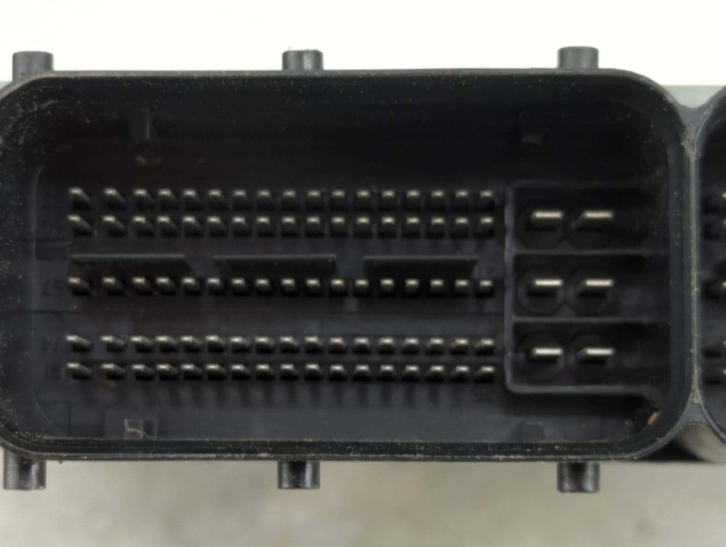2018-2019 Audi A4 PCM Engine Control Computer ECU ECM PCU OEM P/N:06L 907 425 C 8W0 9Q6 259 J Fits Fits 2018 2019 OEM Used A