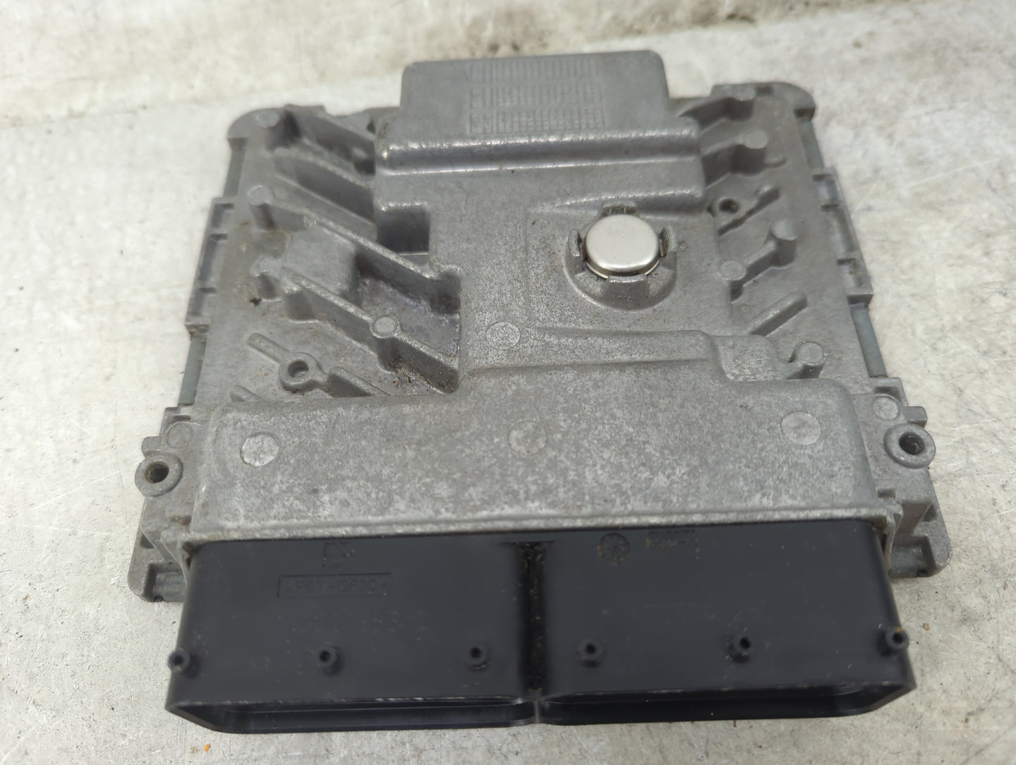 2018-2019 Audi A4 PCM Engine Control Computer ECU ECM PCU OEM P/N:8W0906259J 06L907425C Fits Fits 2018 2019 OEM Used Auto Pa