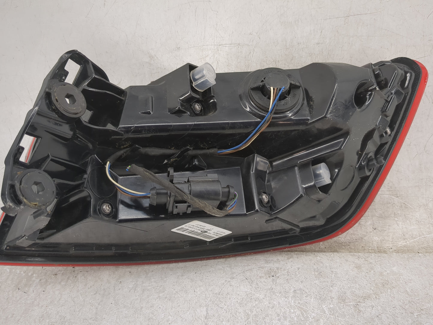 2017-2019 Audi A4 Tail Light Assembly Driver Left OEM P/N:8W5 945 091 F Fits Fits 2017 2018 2019 OEM Used Auto Parts - Oemus