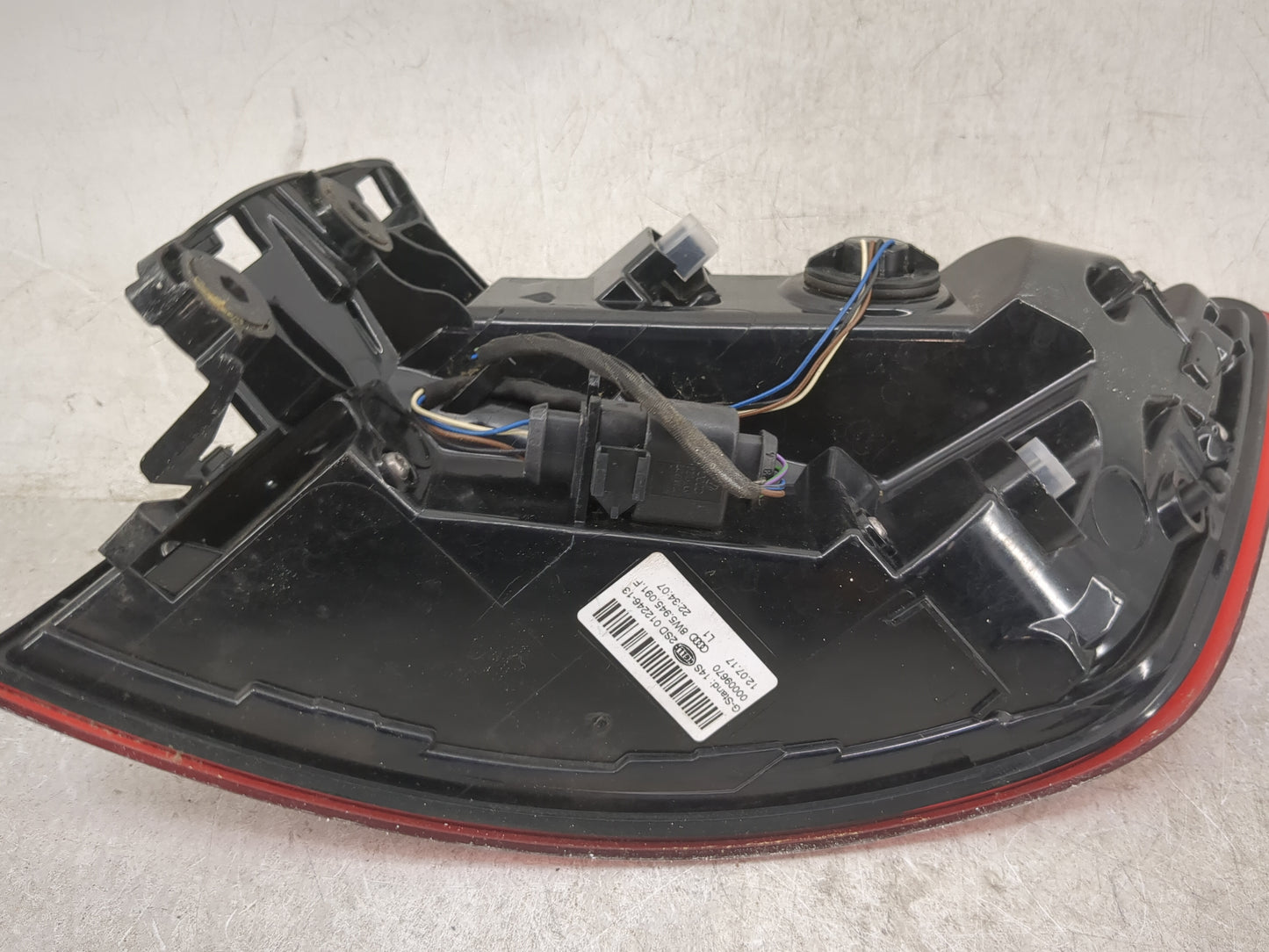 2017-2019 Audi A4 Tail Light Assembly Driver Left OEM P/N:8W5 945 091 F Fits Fits 2017 2018 2019 OEM Used Auto Parts - Oemus