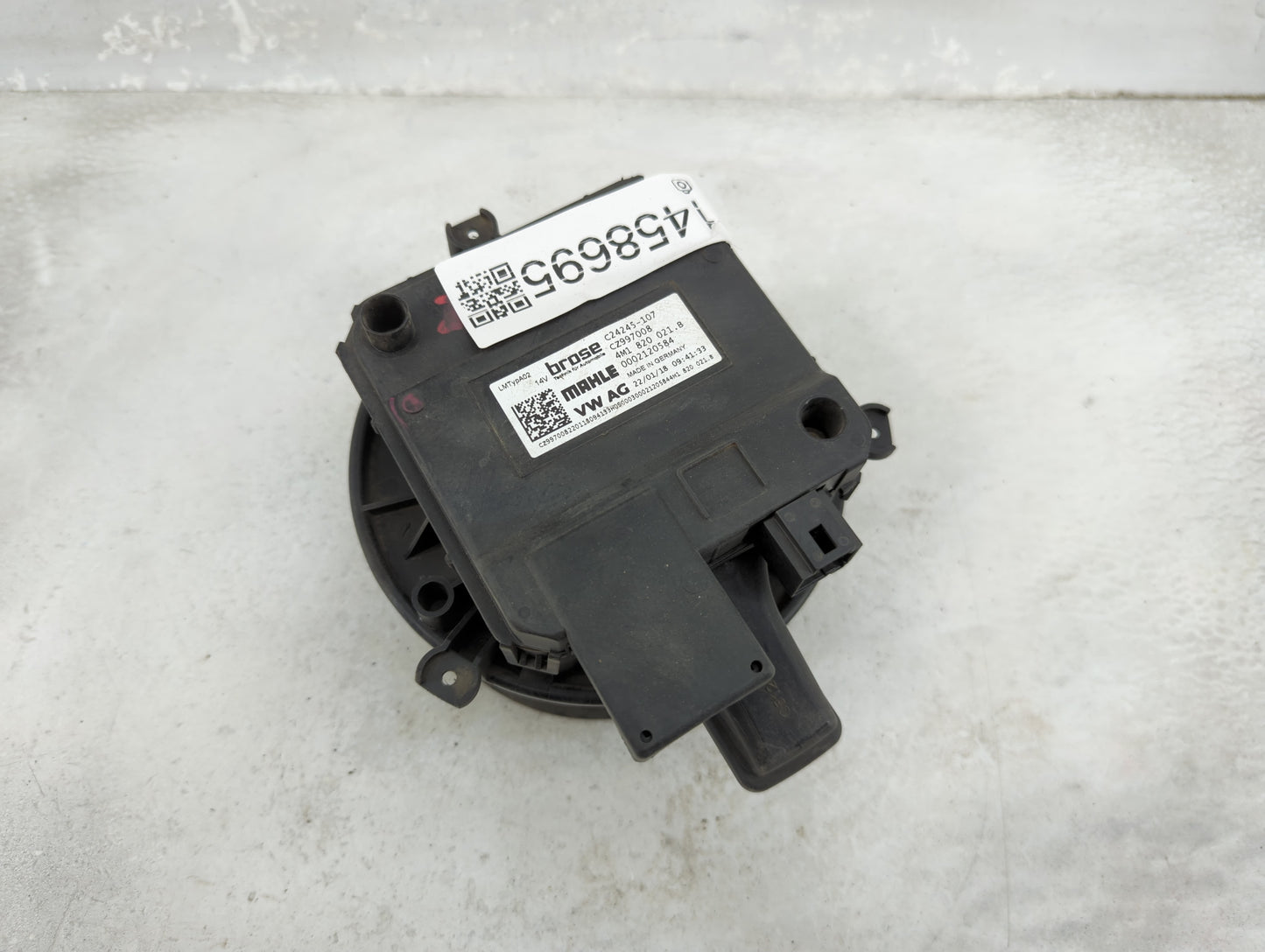 2017-2020 Audi A4 Heater AC Blower Motor P/N:C24245-107 CZ997008, 4M1820021B, 0002120584 Fits Fits 2017 2018 2019 2020 2021 