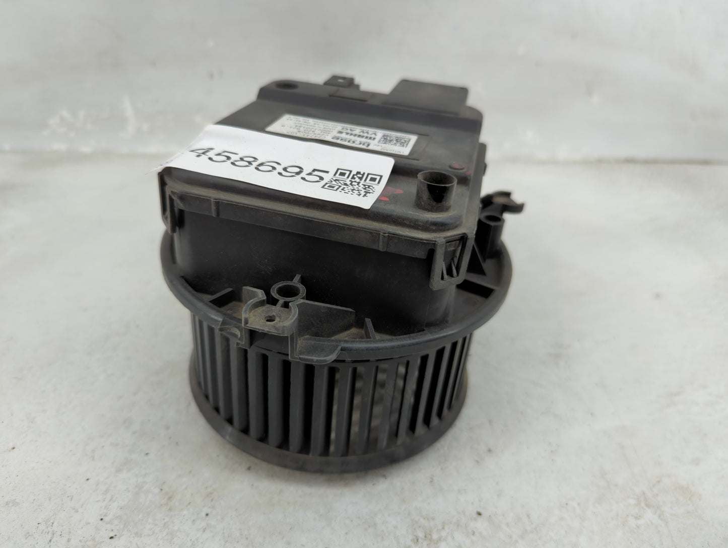 2017-2020 Audi A4 Heater AC Blower Motor P/N:C24245-107 CZ997008, 4M1820021B, 0002120584 Fits Fits 2017 2018 2019 2020 2021 