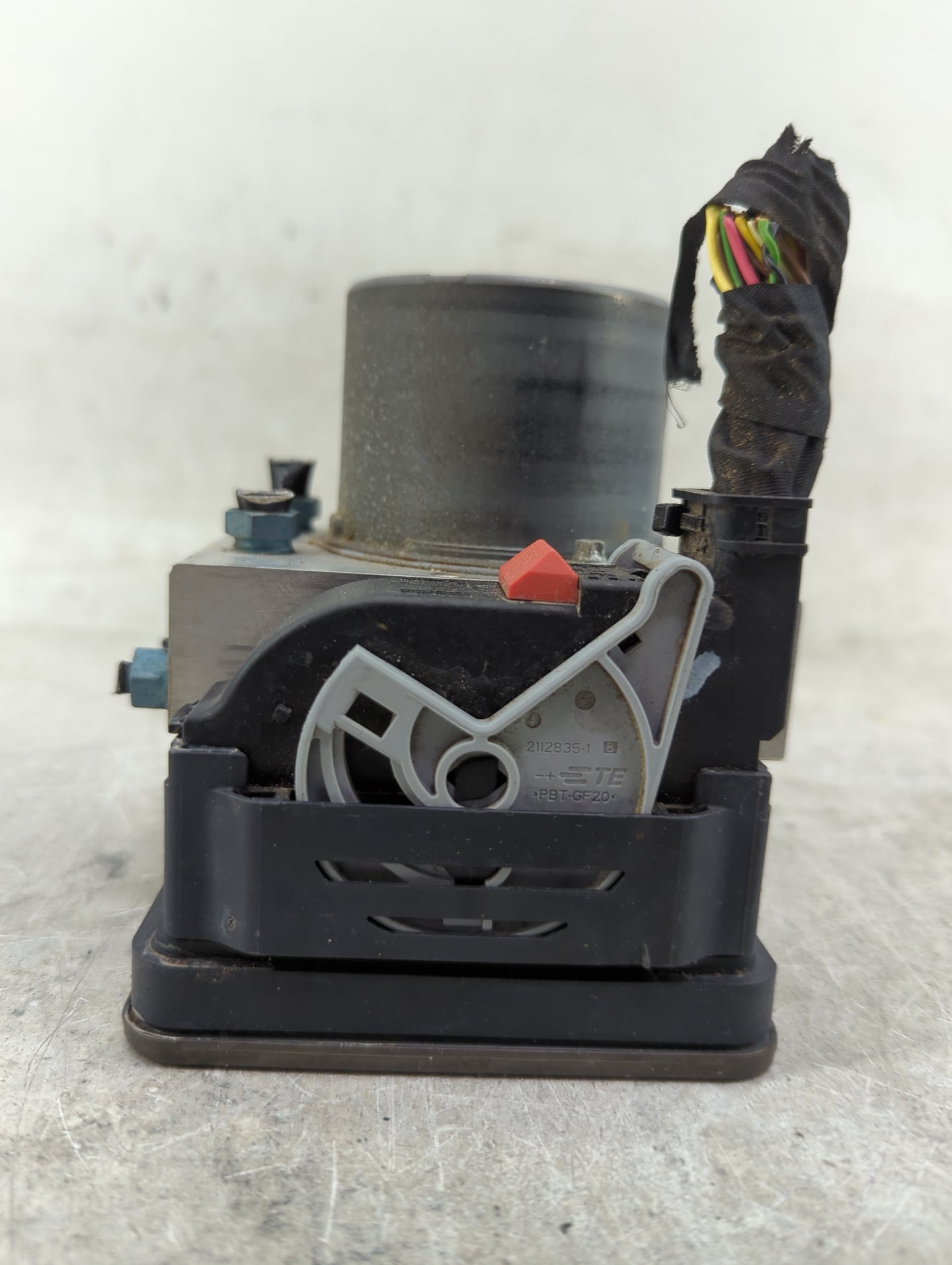2017-2019 Audi A4 ABS Pump Control Module Replacement P/N:8W0907379K 8W0907379J, 0265956658, 8W0614517N Fits Fits 2017 2018 