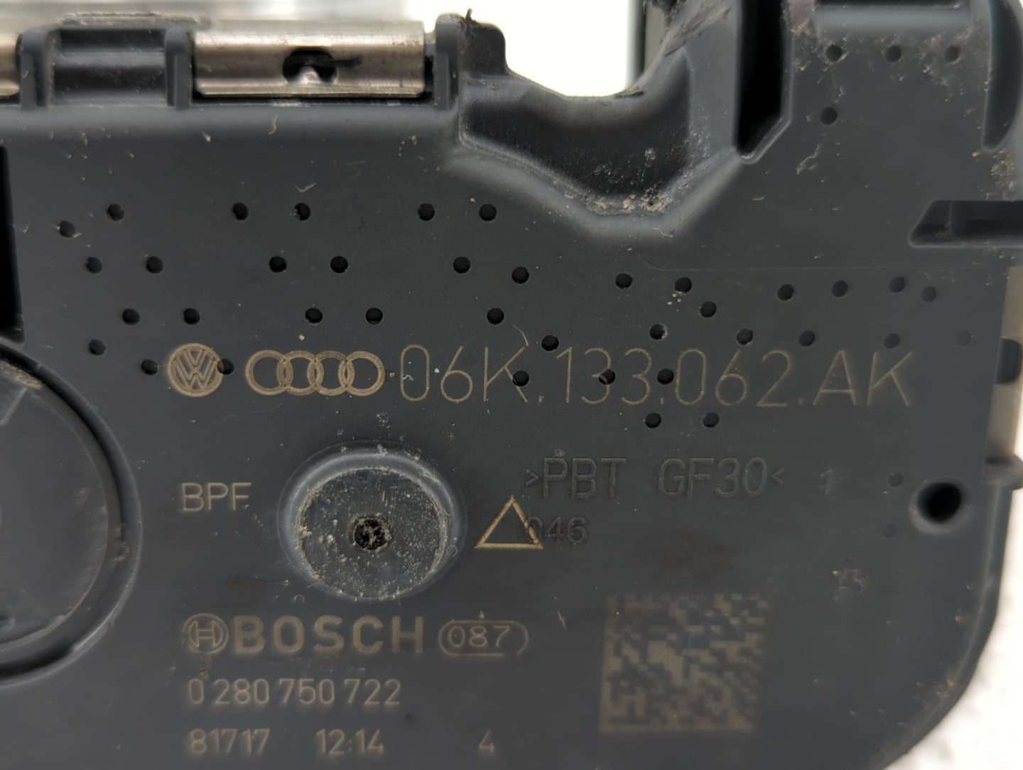 2018 Audi A4 Throttle Body P/N:06K 133 062 AK Fits OEM Used Auto Parts - Oemusedautoparts1.com
