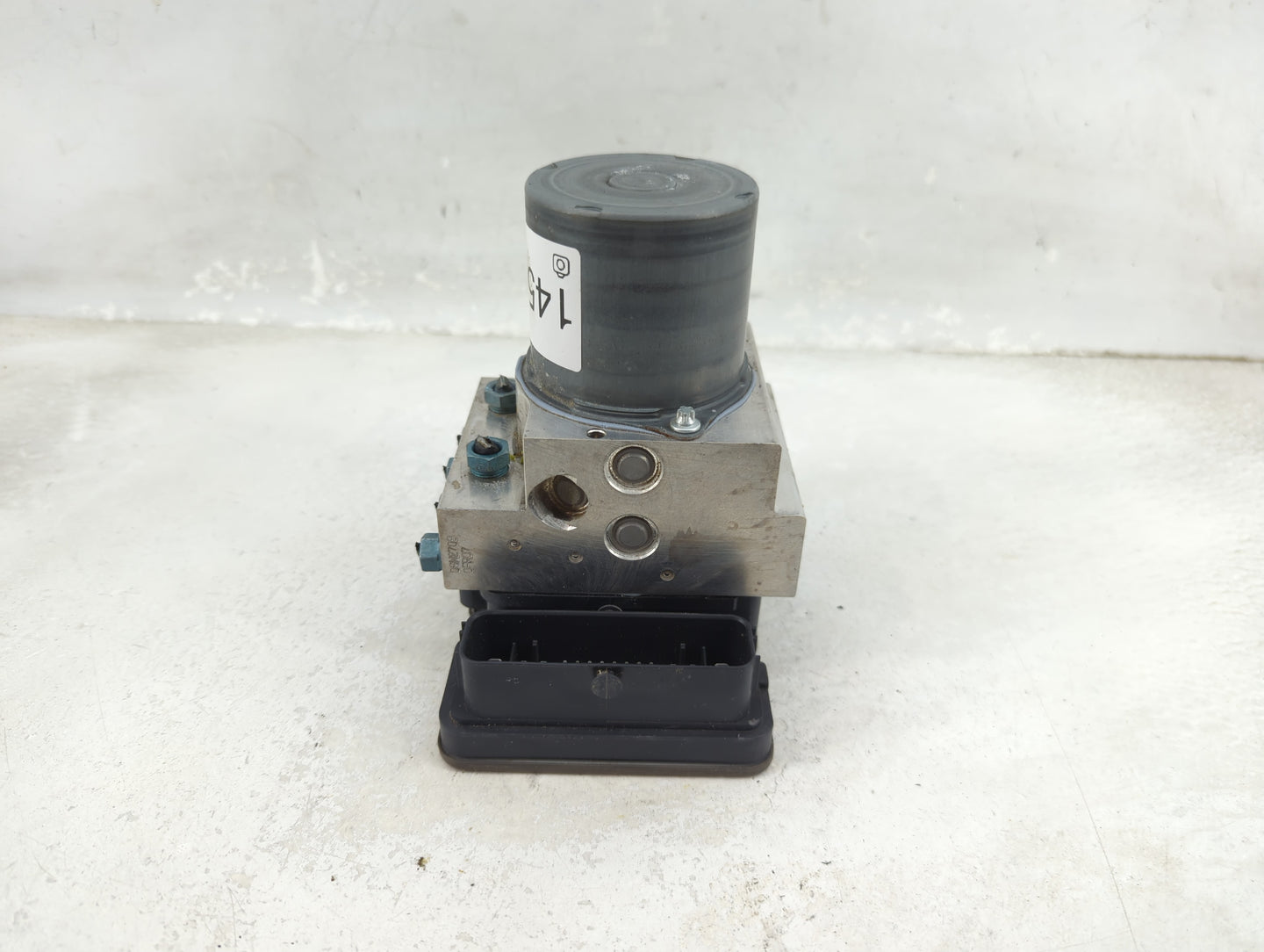 2018 Audi A5 ABS Pump Control Module Replacement P/N:8W0 907 379 M Fits OEM Used Auto Parts - Oemusedautoparts1.com